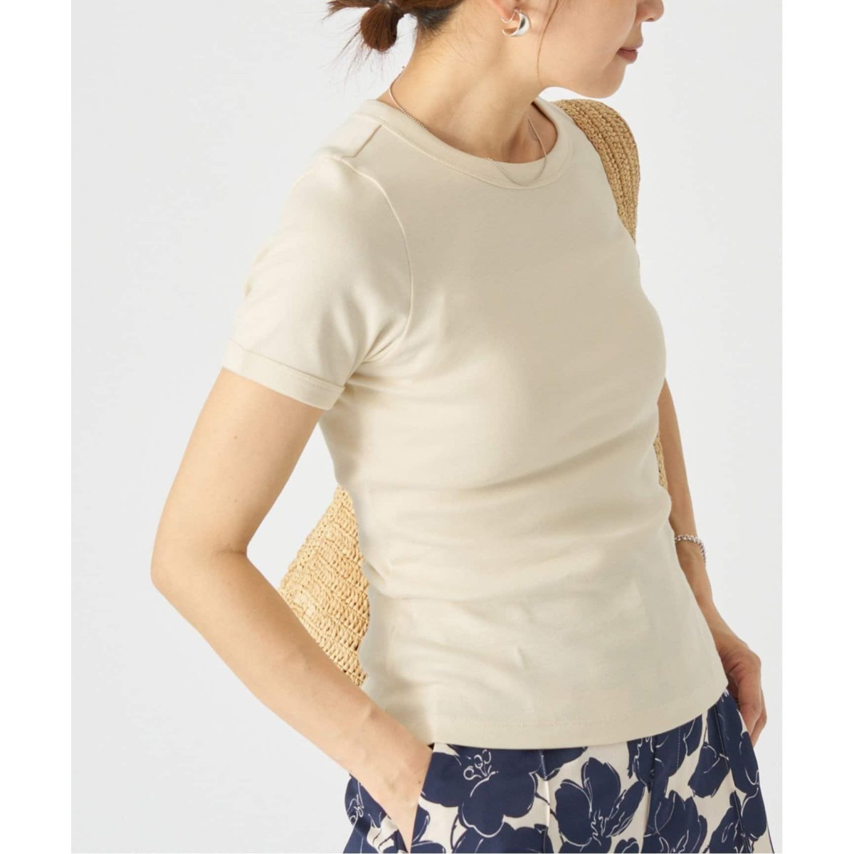 IENA イエナ inscrire アンスクリア　カットオフTシャツ【ベージュ】 IENA（イエナ）の「【INSCRIRE / アンスクリア】Cut Outs Tee