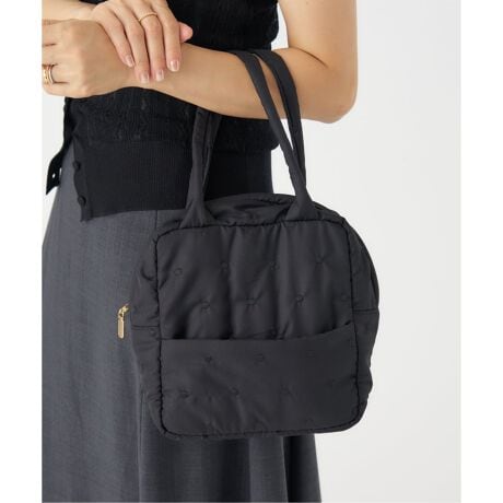 [^:25092900440030]y2025AWzIENA ڂ̉Ǝp˔AɊYLgobOBXJ[gƃNhbghJ̃LeBOfނ́AobOpɒȂ߂ɎdāAӂƂtHƗ̊\B_炩ȌڂȂAƂ芴Ō^ꂵɂ̂|CgłBRpNgȃTCYȂA}`L߂ɐ݌vĂAڈȏ̎[́Bt@Xi[dlňSAƊOꂼɃ|PbgĂ邽߁AX}zȂǂׂ̍̂萮ł܂BR[fBl[gɂ肰ȂVѐSvXȂAfC[Ɋ􂷂g₷ƔЂƕiłB V[Y܂BhbgLgXJ[g(iԁF25060900412030)hbgLgWPbg(iԁF25010900438030)hbgLgV_[(iԁF25092900439030) 舵ɂẮAiɂĂi\łmFB ̏íAIENAł̎舵ɂȂ܂BړX܂ւ₢킹̍ۂIENAX܂ւ肢v܂B Ɩ̊֌WɂAۂFČꍇ܂B܂p\REX}[gtHȂǂ̊ɂA኱iƉ摜̃J[قȂꍇ܂B\߂Bi̐F́AiAbv摜QƂB