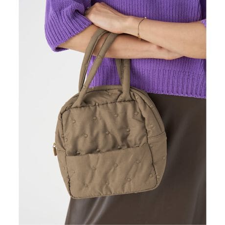 [^:25092900440030]y2025AWzIENA ڂ̉Ǝp˔AɊYLgobOBXJ[gƃNhbghJ̃LeBOfނ́AobOpɒȂ߂ɎdāAӂƂtHƗ̊\B_炩ȌڂȂAƂ芴Ō^ꂵɂ̂|CgłBRpNgȃTCYȂA}`L߂ɐ݌vĂAڈȏ̎[́Bt@Xi[dlňSAƊOꂼɃ|PbgĂ邽߁AX}zȂǂׂ̍̂萮ł܂BR[fBl[gɂ肰ȂVѐSvXȂAfC[Ɋ􂷂g₷ƔЂƕiłB V[Y܂BhbgLgXJ[g(iԁF25060900412030)hbgLgWPbg(iԁF25010900438030)hbgLgV_[(iԁF25092900439030) 舵ɂẮAiɂĂi\łmFB ̏íAIENAł̎舵ɂȂ܂BړX܂ւ₢킹̍ۂIENAX܂ւ肢v܂B Ɩ̊֌WɂAۂFČꍇ܂B܂p\REX}[gtHȂǂ̊ɂA኱iƉ摜̃J[قȂꍇ܂B\߂Bi̐F́AiAbv摜QƂB