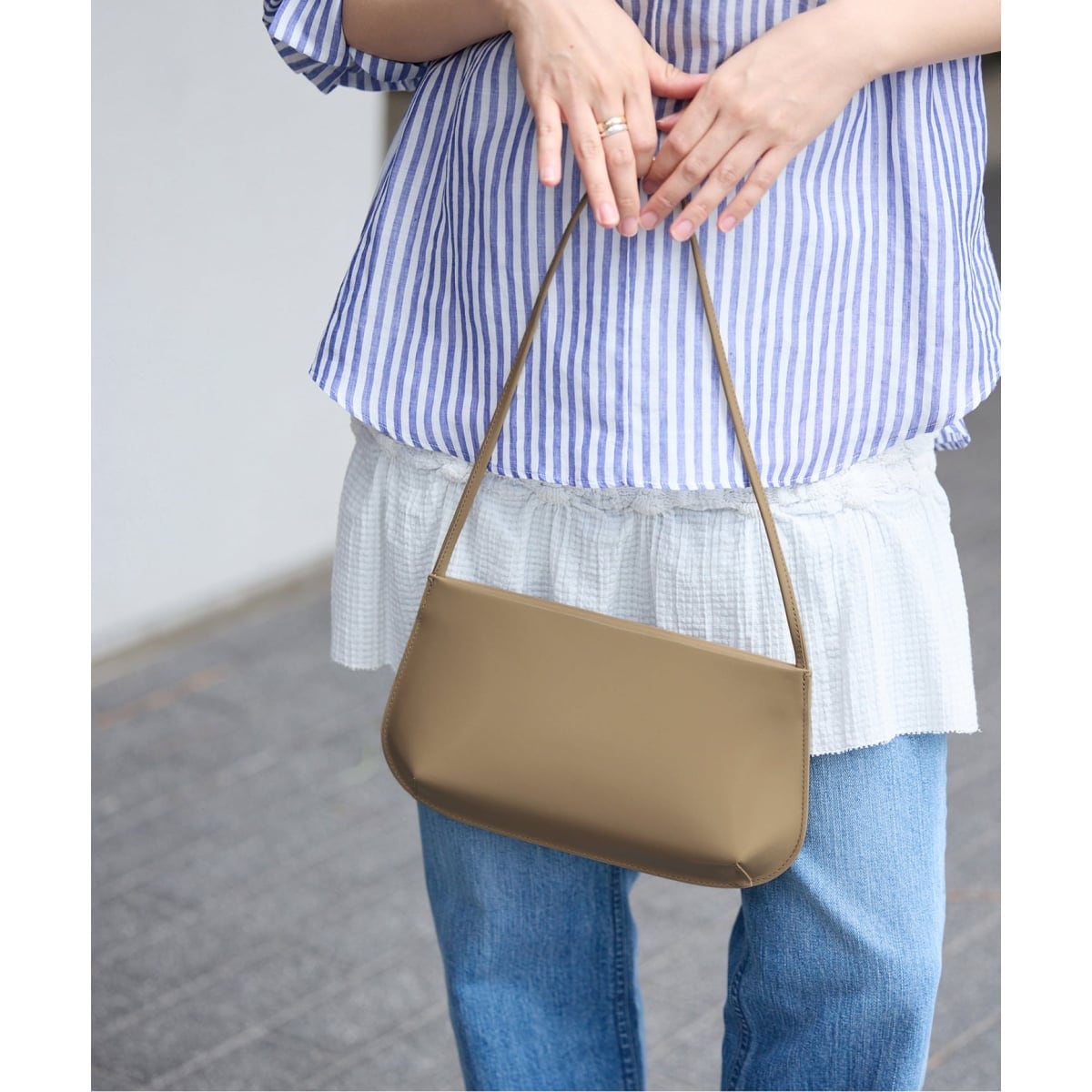 [�}���C]fane/�t�F�C�� BRA BAG �V�����_�[�o�b�O/�C�G�i�iIENA�j �x�[�W��