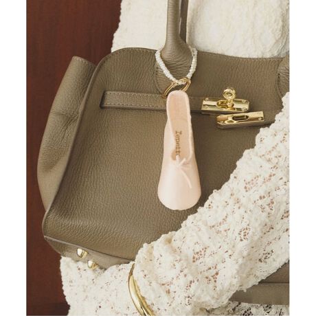 [^:25090910101830][J[iԁFA0097SCHAUSSONЃJ[F[J[J[ubN(001)FNOIRbh(060)FFLAMMEsN(063)FGBPINKЃTCYF[J[TCYt[TCY(009)FFREElCIurepetto Ballet CharmvAD]ɂǉׂȈi͕iԁF25090910001830̒ǉiԂłBWEBǉɂȂ܂BX܂ւ̓ח\͂܂B኱̎dlύXꍇ܂BubN(001)́AiԁF25090910001830Ŕ̔łBuh̃ACRjbNȃACełoGV[Y`[tɂuMINI CHAUSSON/~j V[\vL[OB̂ЂTCỸ~joGV[ỸC\[ɂ́AƃSfUCBL[̐I΂邱ƂoAU[obOJWAobÕAWƂĂy݂܂BnhCḧׁAdオɎ኱̌̍܂B\߂Byrepetto/ybgzi̒REPETTOBtX̃_XpߑAObY̘V܃[J[BE̐l爤o[V[Y͉i̒ԂłB̏íAIENAł̎舵ɂȂ܂BړX܂ւ₢킹̍ۂIENAX܂ւ肢v܂B舵ɂẮAiɂĂi\łmFBƖ̊֌WɂAۂFČꍇ܂B܂p\REX}[gtHȂǂ̊ɂA኱iƉ摜̃J[قȂꍇ܂Bi̐F́AiAbv摜QƂB