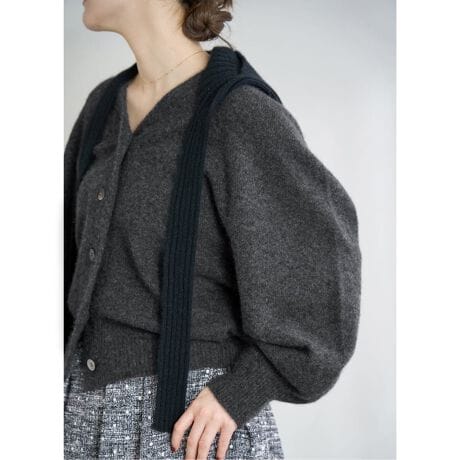 [^:25080900714040]y2025AWzIENAsAJV~100ŎdĂA炩ݍނ悤ȒSñJ[fBKBgpĂ̂́AJV~ŖV܃[J[q[ѐDr̎BSō̎悳ꂽǎȃJV~̂Ԗт݂̂ɂĂAv킸GꂽȂقǂ̏_炩ƁA炩ȔG肪͂łB̃z[K[g@ŕ҂ݗĂĂ邽߁ADオȂAĝɉ悤ȗ̓IȃVGbgƌy₩ȒSnBقǂ悭Ƃ̂VGbgɁA[߂VlbN㔼gƌATVcjbg̏ɂƏd˂邾łȂꂽ͋CɁB킹₷O[ƃzCg2FWJBVv炱fނ̗ǂۗA[h[uɒYĂꖇłBV[Y܂BsA JV~ h}vI[o[(iԁF25080900712040jsA JV~ O[uiiԁF25090900713040j舵ɂẮAiɂĂi\łmFB̏íAIENAł̎舵ɂȂ܂BړX܂ւ₢킹̍ۂIENAX܂ւ肢v܂BƖ̊֌WɂAۂFČꍇ܂B܂p\REX}[gtHȂǂ̊ɂA኱iƉ摜̃J[قȂꍇ܂B\߂Bi̐F́AiAbv摜QƂBO[pX^btgF162cm pTCYFt[zCgpX^btgF159cm pTCYFt[fTCY:g:163cm pTCY:t[