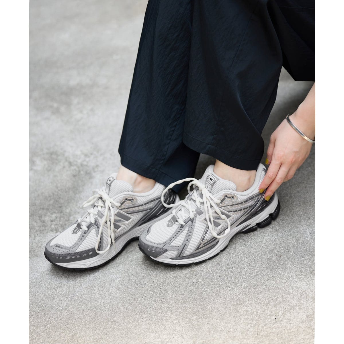 [�}���C]NEW BALANCE/�j���[�o�����X U1906R �X�j�[�J�[/�C�G�i�iIENA�j �z���C�g