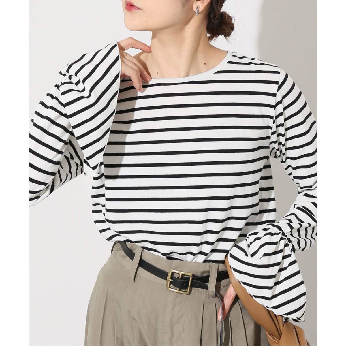 SLOBE IENA ベルスリーブロンTEE 白　タグ付き SLOBE IENA（スローブイエナ）の「ベルスリーブロンTEE（Tシャツ