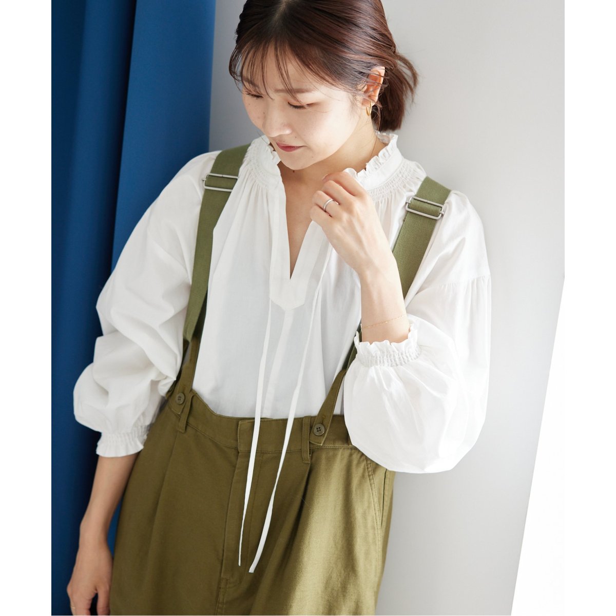 【美品】スローブイエナ ストライプ フリルカラーギャザーブラウス ブルー SLOBE IENA - SALE【美品】スローブイエナ ストライプ フリル