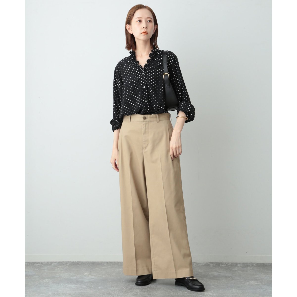 ドットプリントVネックスタンドフリルブラウス | スローブ イエナ