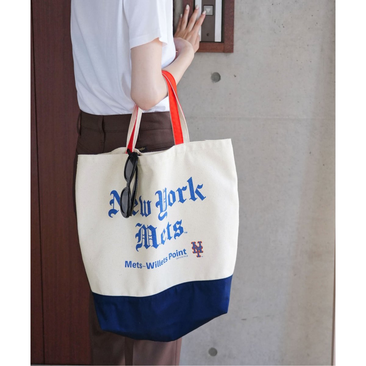 SLOBE citron. MLB OLD ENGLISH WFM TOTE | スローブ イエナ(SLOBE