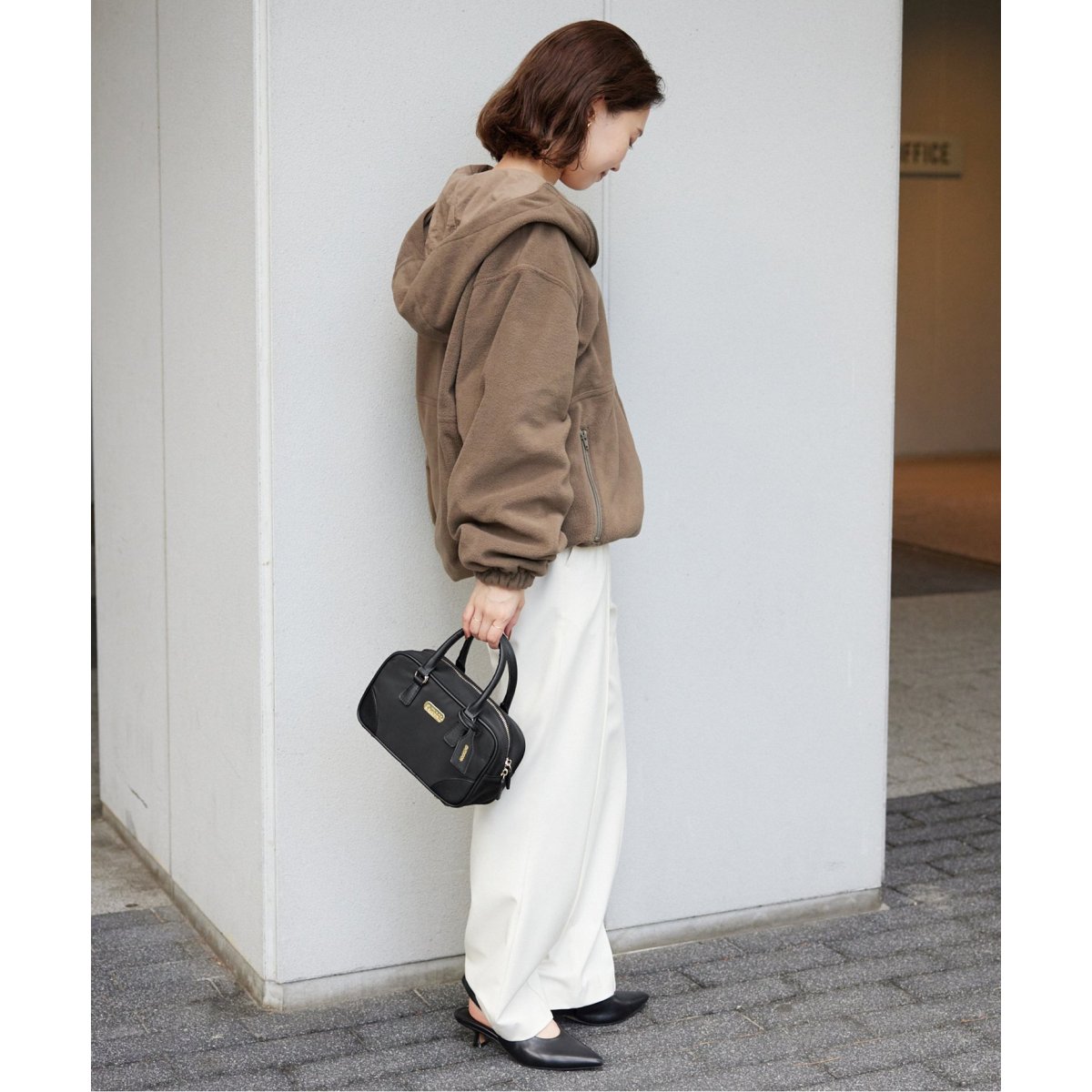 OUTDOOR アウトドア SLOBEスクエアショルダーバッグ　スローブイエナ OUTDOOR/アウトドア SLOBE別注 スクエアショルダーバッグ