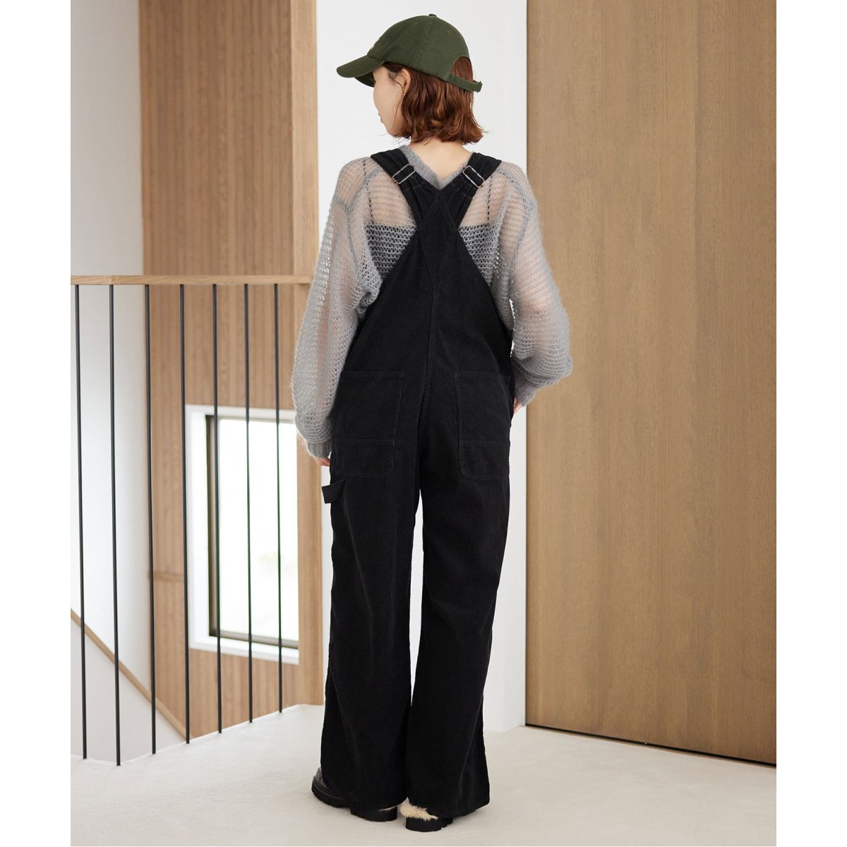 SLOBE IENA コーデュロイサロペット　ブラック SLOBE IENA コーデュロイサロペット ブラック