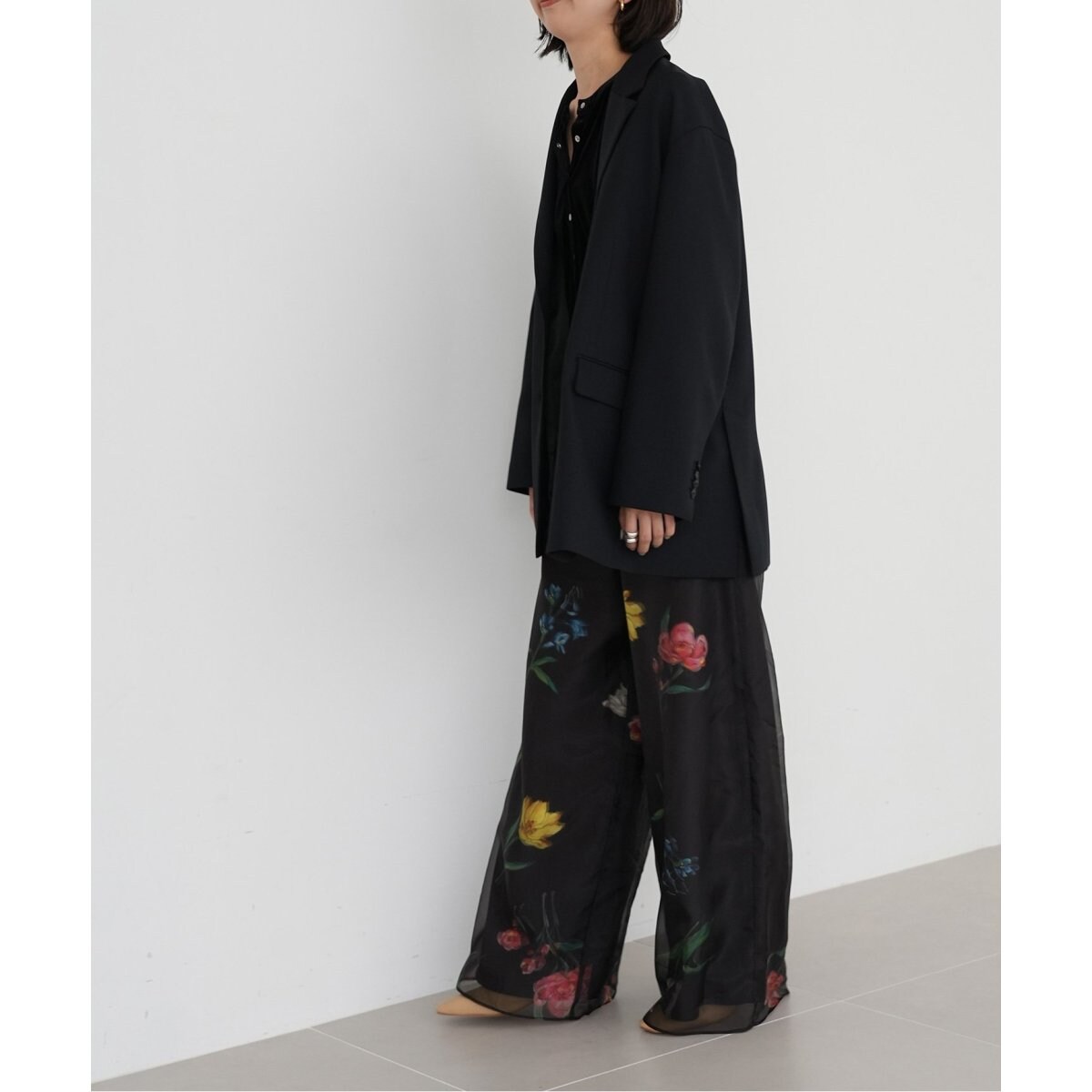 完売品　slobeiena LES FLEURS プリントパンツ 36サイズ SLOBE IENA（スローブイエナ）の「LES FLEURS プリントパンツ