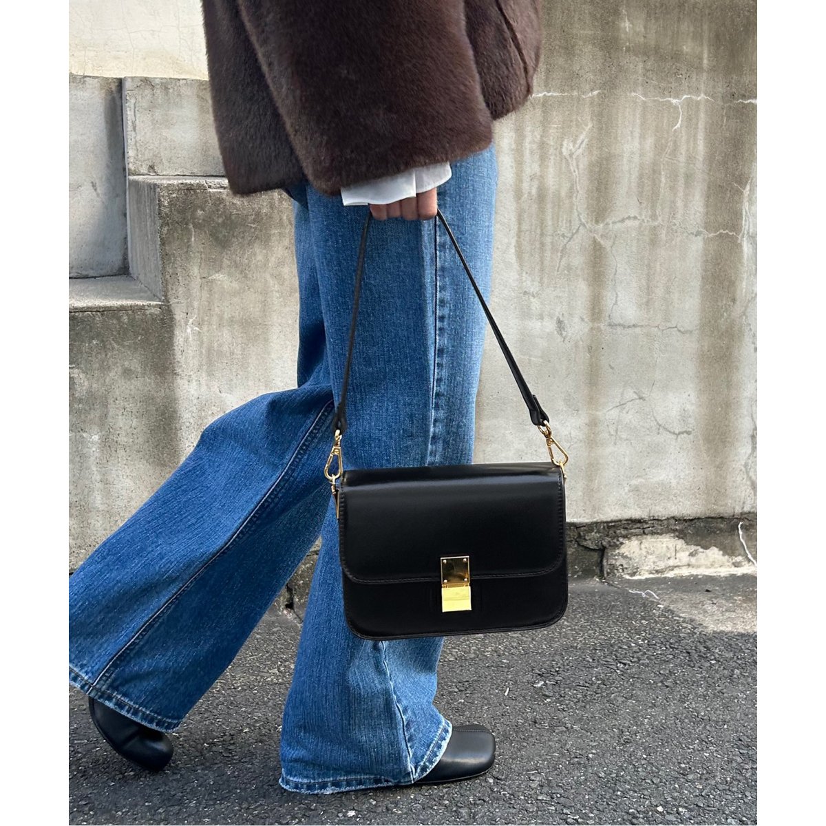 SLOBE IENA ブラック　ショルダーバッグ　金具　ツーウェイ　レディース SLOBE IENA ブラック ショルダーバッグ 金具 ツーウェイ