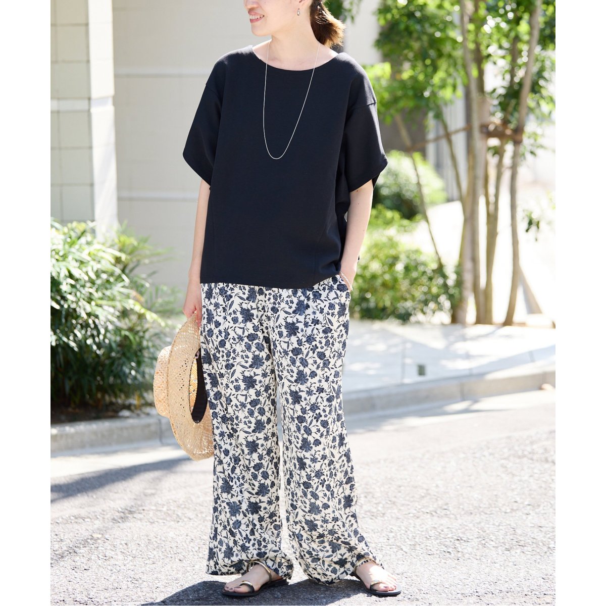 SLOBE IENA アソートフラワーパンツ SLOBE IENA（スローブイエナ）の「アソートフラワーパンツ