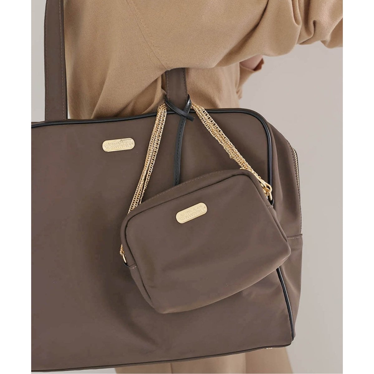 【新品未使用】OUTDOOR/アウトドア SLOBE別注 2WAYポーチ OUTDOOR/アウトドア SLOBE別注 2WAYポーチ | スローブ イエナ(SLOBE