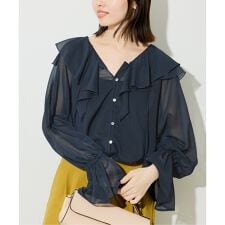 スローブ イエナ(SLOBE IENA)のフロントスキッパーラッフルブラウス
