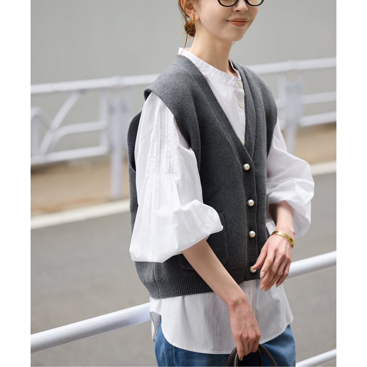 新品タグ付き HEVE whipブラック バルーンスリーブ トップス Heve. WHIP ブラックトップス 新品タグ付き HEVE whipブラック