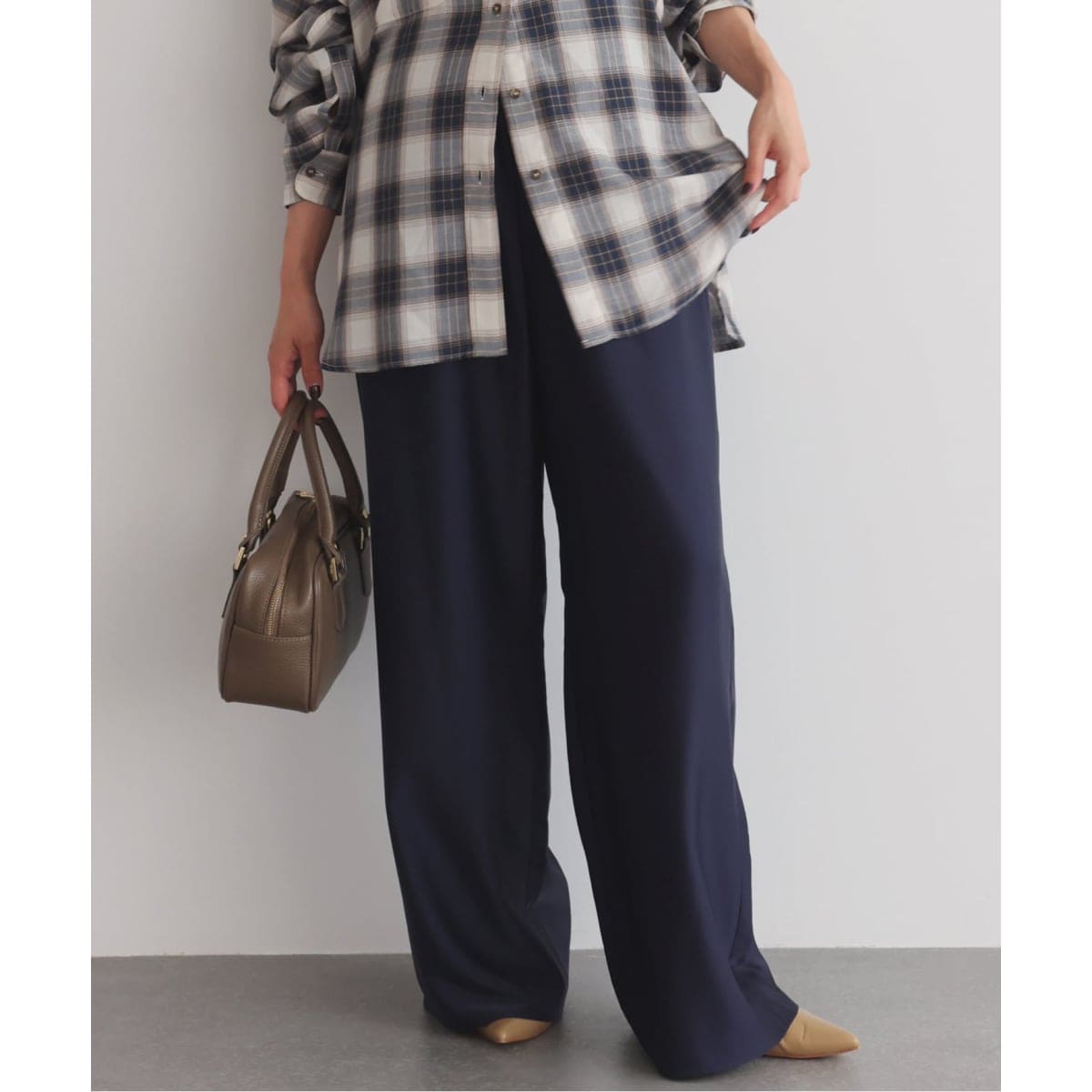SLOBE IENA LE DENIM ワイドカーブパンツ SLOBE IENA（スローブイエナ）の「LE DENIM ワイドカーブパンツ
