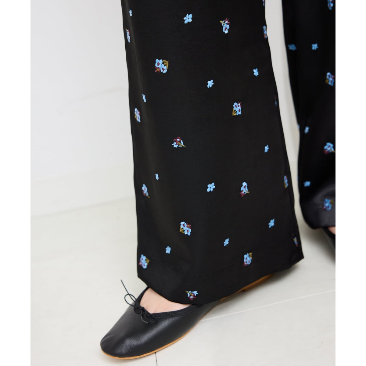 SLOBE IENA｜スローブ イエナのパンツ 36 LE DENIM ワイドカーブパンツ | スローブ イエナ(SLOBE IENA