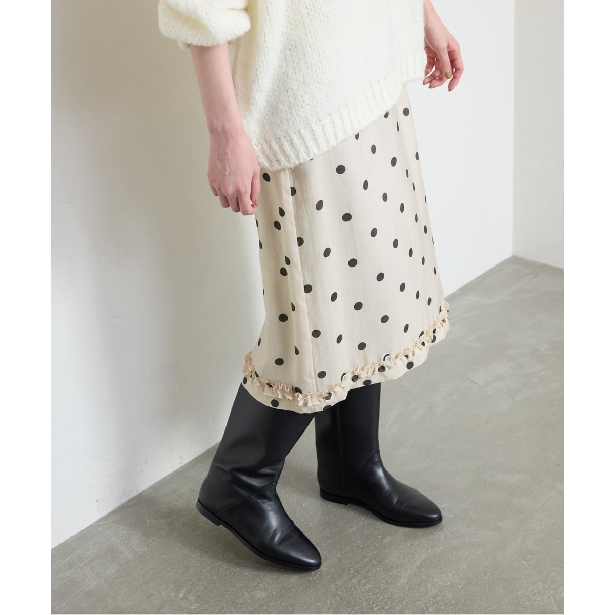 【SLOBE IENA】フラワーエンブロイダリーベロアスカート フラワーエンブロイダリーベロアスカート（ロング・マキシ丈