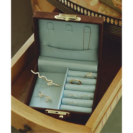 [^:25090913000540]J[ɂĕД̔J[F[J[J[uE(020)FBROWNJ[LB(038)FKHAKIy2025AWzSLOBE IENAyEx-Libris Paris for SLOBE IENAztX̓`IȃCXg[V肪AgGAEx-Libris ParisƂ̃R{[VACeBSLOBE IENAC[WGufUCAJOtB[GOODSɗƂ݂܂BMtgÂJɂ߂ȃANZT[{bNX̓rOɒuĂ邾ŋCグĂ܂Bł̎gp͂A傫Ȃ̂ŗsȂǂ̍ۂɂ֗ȃTCYȂ̂ŗlXȃV[Ŏgpł܂B{bNXƒ̔zF|CgłBANZT[[₷悤ɁAWɂ̓lbNX|ƃ|PbgtAEɂ̓sAX⃊O[ƁAɂ͑傫߃sAXoOꏊmۂ܂ByEx-Libris PariszEx-Libris ParisiGNXuXEpj́A[EC[TƃCS[EeWɂăpŐݗꂽAtX̃CXg[VEnEXłBJX^̖̓fUCAobN̂̃JOtB[AĐElZɂGO[rOijƂĂ܂BׂĂ̍i̓AgGŎ`E蒤ɂĐ삳AtX̓`IȃNtc}Vbv𒉎Ɏ󂯌pł܂Bp̃E{E}VFɂueBbNALauren Easum  Igor Telinge ̓NVbNȖ͊wƃJOtB[̃R[hĉ߂AIȃGKXZ邱ƂŁAtX̃A[EhEB[i炵̌|pj\Ă܂B̏íASLOBE IENAł̎舵ɂȂ܂BړX܂ւ₢킹̍ۂSLOBE IENAX܂ւ肢v܂BƖ̊֌WɂAۂFČꍇ܂B܂p\REX}[gtHȂǂ̊ɂA኱iƉ摜̃J[قȂꍇ܂i̐F́AiAbv摜QƂB