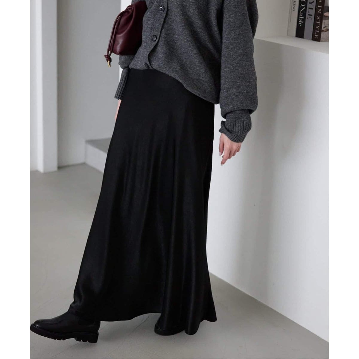 WEB限定カラー有り/追加》グロッシーサテンフレアスカート | スローブ