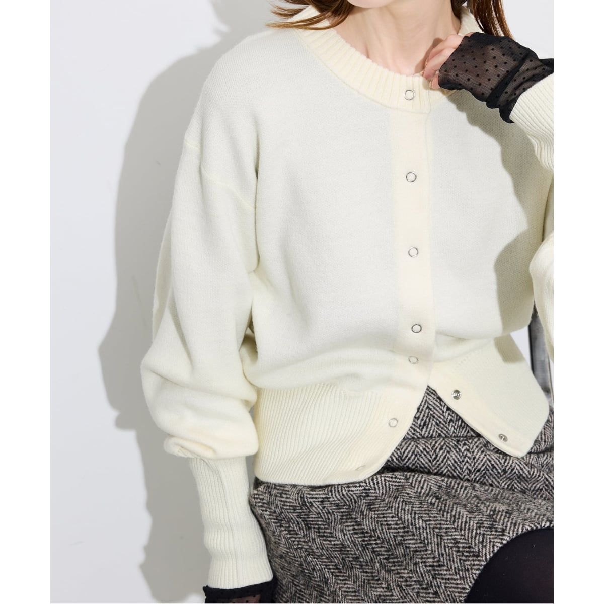 ラメトリミングシアークルーショートカーディガン | ノーブル(Noble