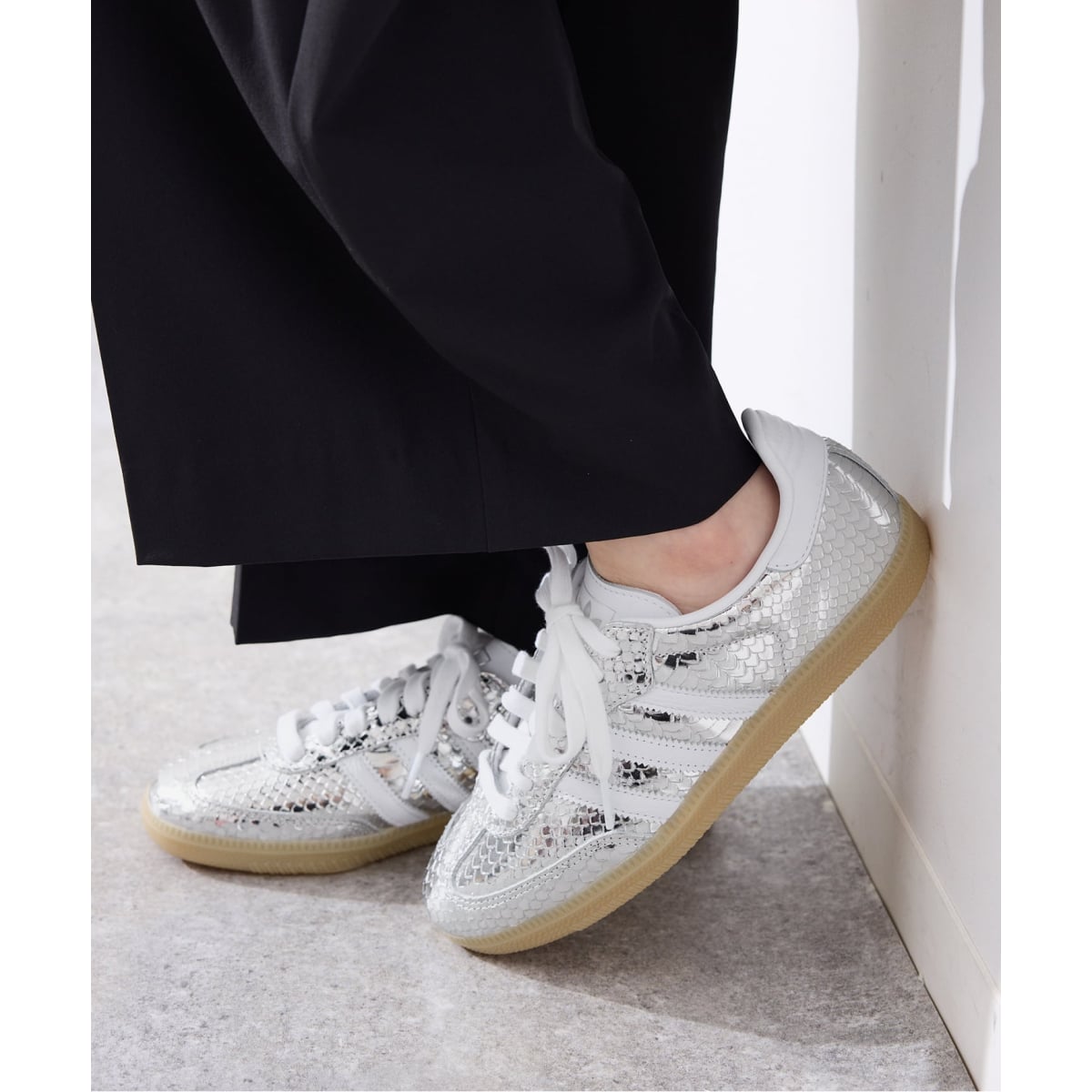 [�}���C]adidas/�A�f�B�_�X SAMBA OG W IH9016/�X���[�u �C�G�i�iSLOBE IENA�j �V���o�[