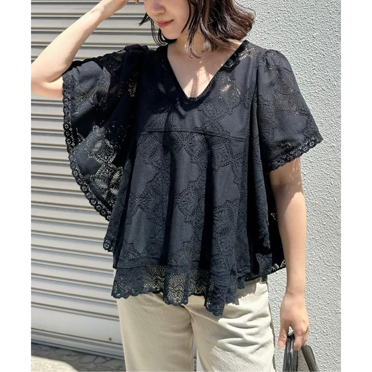 【クリーニング済】美品 SLOBE IENA レースフリルVネックブラウス 追加2》レースフリルVネックブラウス | スローブ イエナ(SLOBE IENA