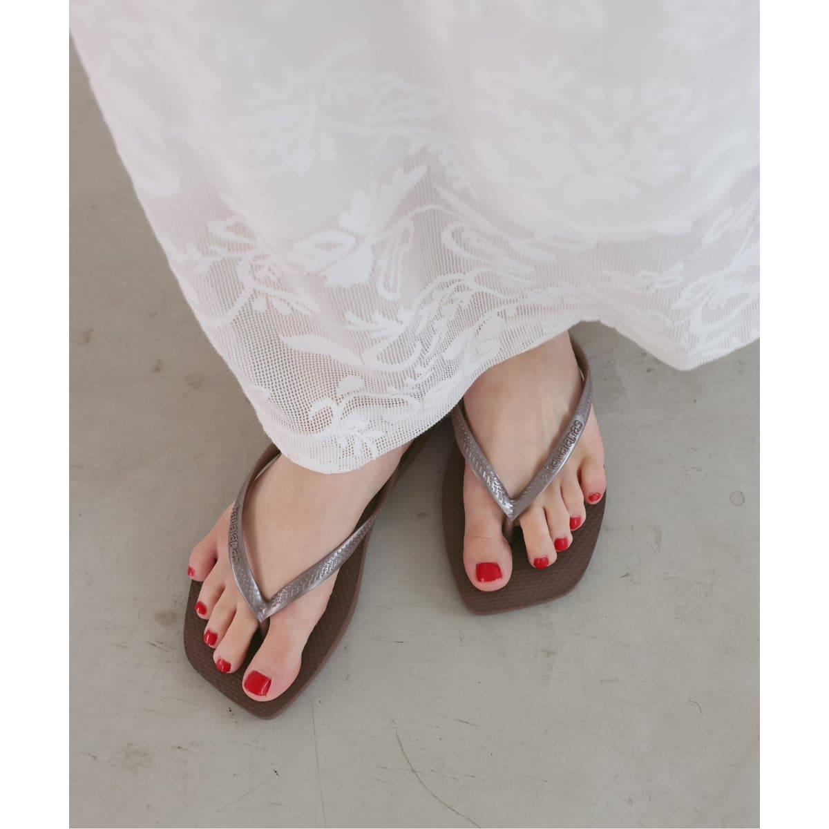 [�}���C]Havaianas/�n���C�A�i�X Slim Square �T���_�� SLIM SQUARE4 14/�X���[�u �C�G�i�iSLOBE IENA�j �u���E��