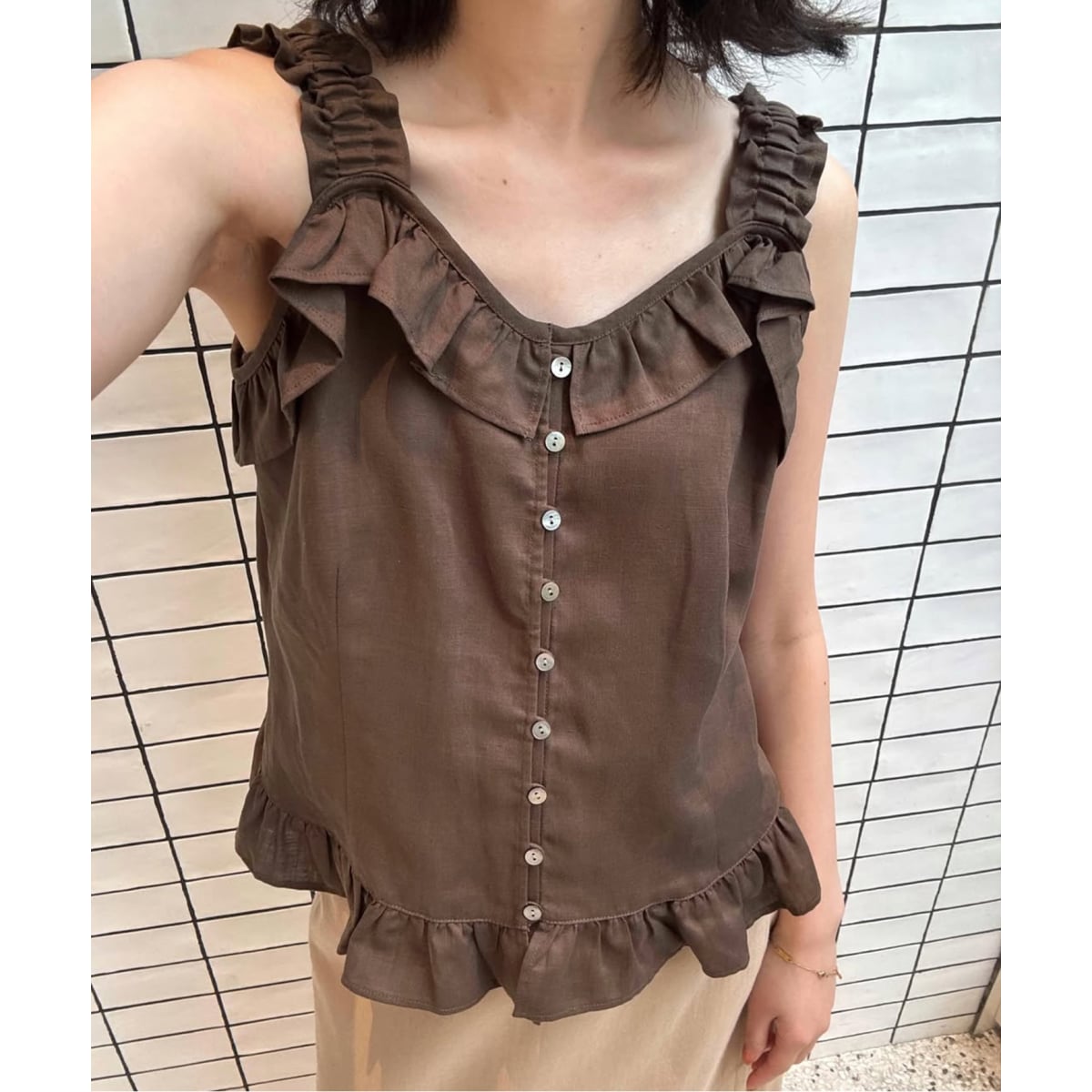 ヴェルメイルパーイエナ上品きれい色フリルカラーノースリーブギャザー 