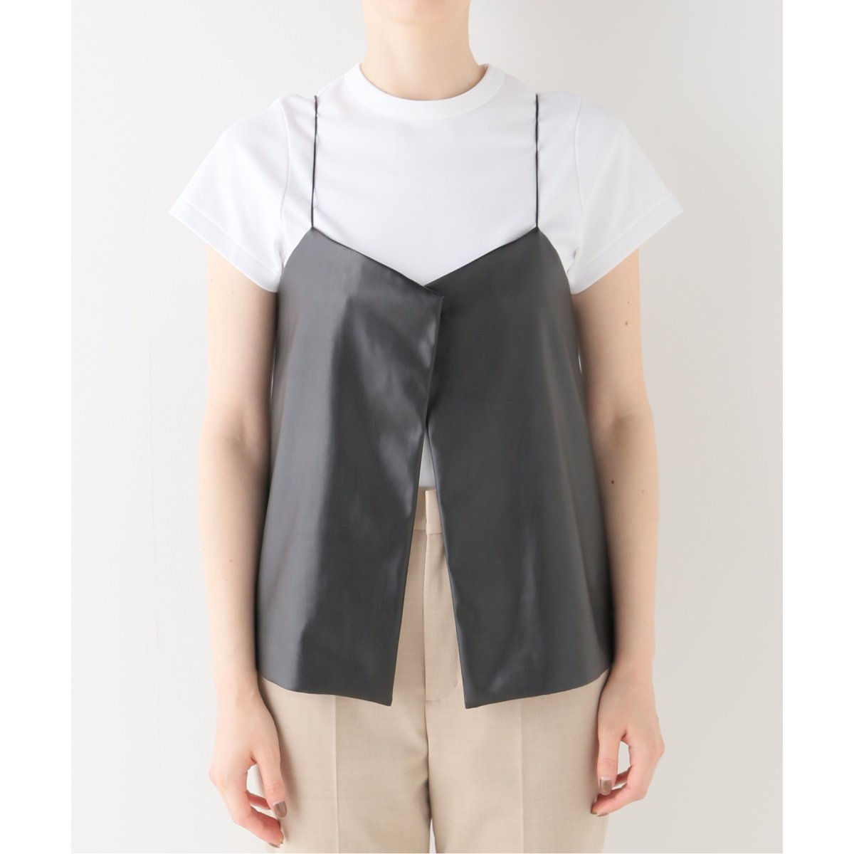 【未使用に近い】完売商品 ノーブル NOBLE フェイクレザー キャミ 黒 Noble（ノーブル）の「【追加】フェイクレザーキャミ