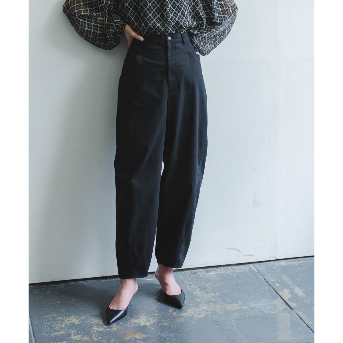 noble カーブシルエットパンツ Noble（ノーブル）の「カーブシルエットパンツ（その他パンツ