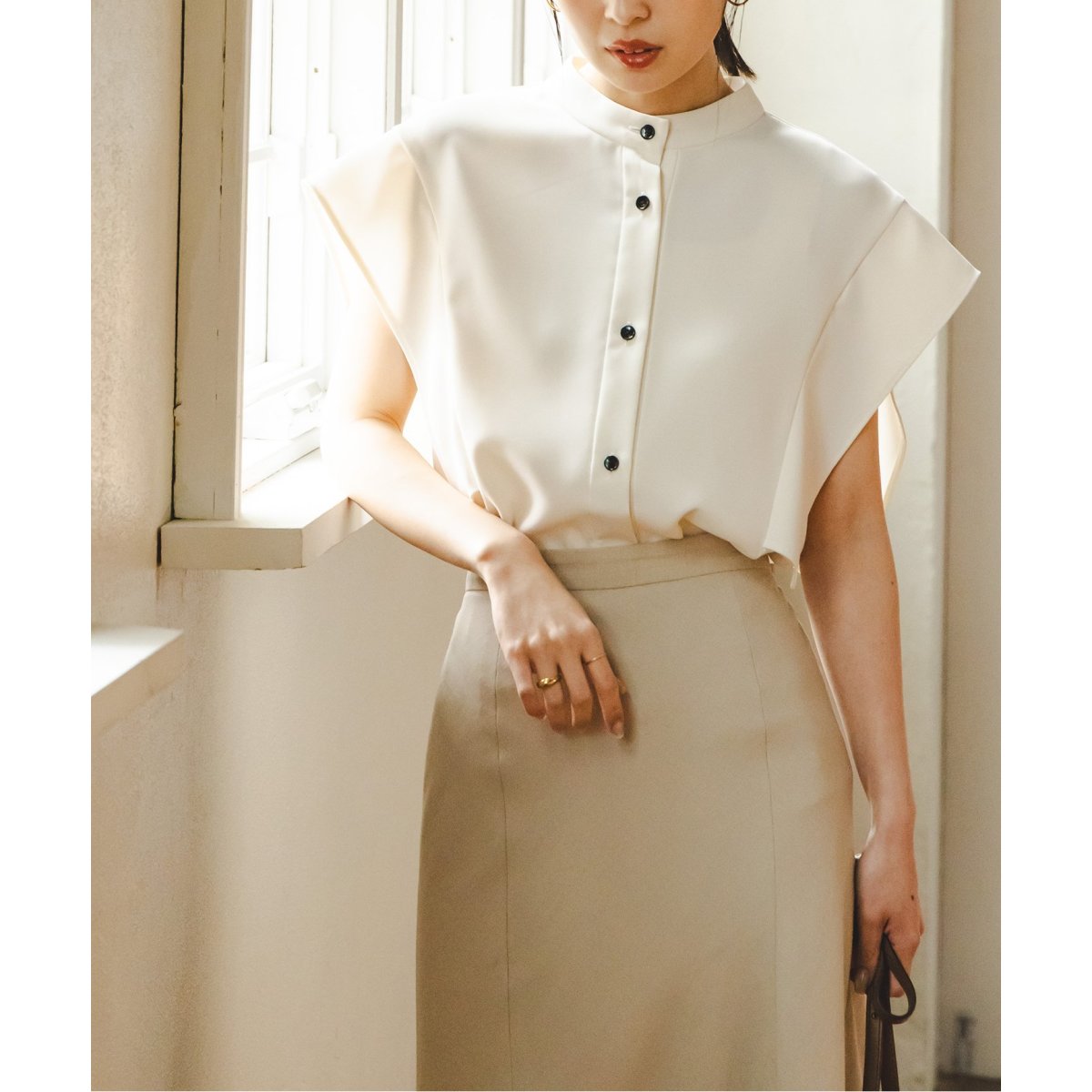 WEB限定追加》スクエアースリーブフロントオープンブラウス | ノーブル