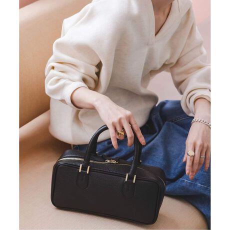 [^:25092250004910][J[iԁF2889FLAVIAЃJ[F[J[J[ubN(001)FNEROuE(020)FCHOCOLATEx[W(027)FTAUPENoȂ瑁ē׌Iiԍ25092250001610̒ǉiԂłBFႢ̃O[͏iԍ25092250001610ɂĂ舵łB኱̎dlύXꍇ܂B傫Ȃ悢TCYƁAXNGA{Xg^̃_ȃfUCŋ@\fUC܂Ɂh傤ǂhV_[obOBXNGA^Ȃ̂ŃfbhXy[XȂAeʂtpł̂BKvŒȉו͓A|PbgtŌȂǏȂ̂͌ʂɎ[\BV_[|ɂĂoX^CAIP[WV[ȂǃLC߂ȏʂł劈̃obOłByLORISTELLA(Xeb)z2002NC^AAAubcHBɂđnƂꂽuhAXebBfUCAp^[At@ubNAD܂œOꂵMade in italyɂA_ŃX^CbVȃtHɃtF~jȗvfꂽfUClCB舵ɂẮAiɂĂi\łmFB̏íANOBLEł̎舵ɂȂ܂BړX܂ւ₢킹̍ۂNOBLEX܂ւ肢v܂BƖ̊֌WɂAۂFČꍇ܂B܂p\REX}[gtHȂǂ̊ɂA኱iƉ摜̃J[قȂꍇ܂Bi̐F́AiAbv摜QƂB