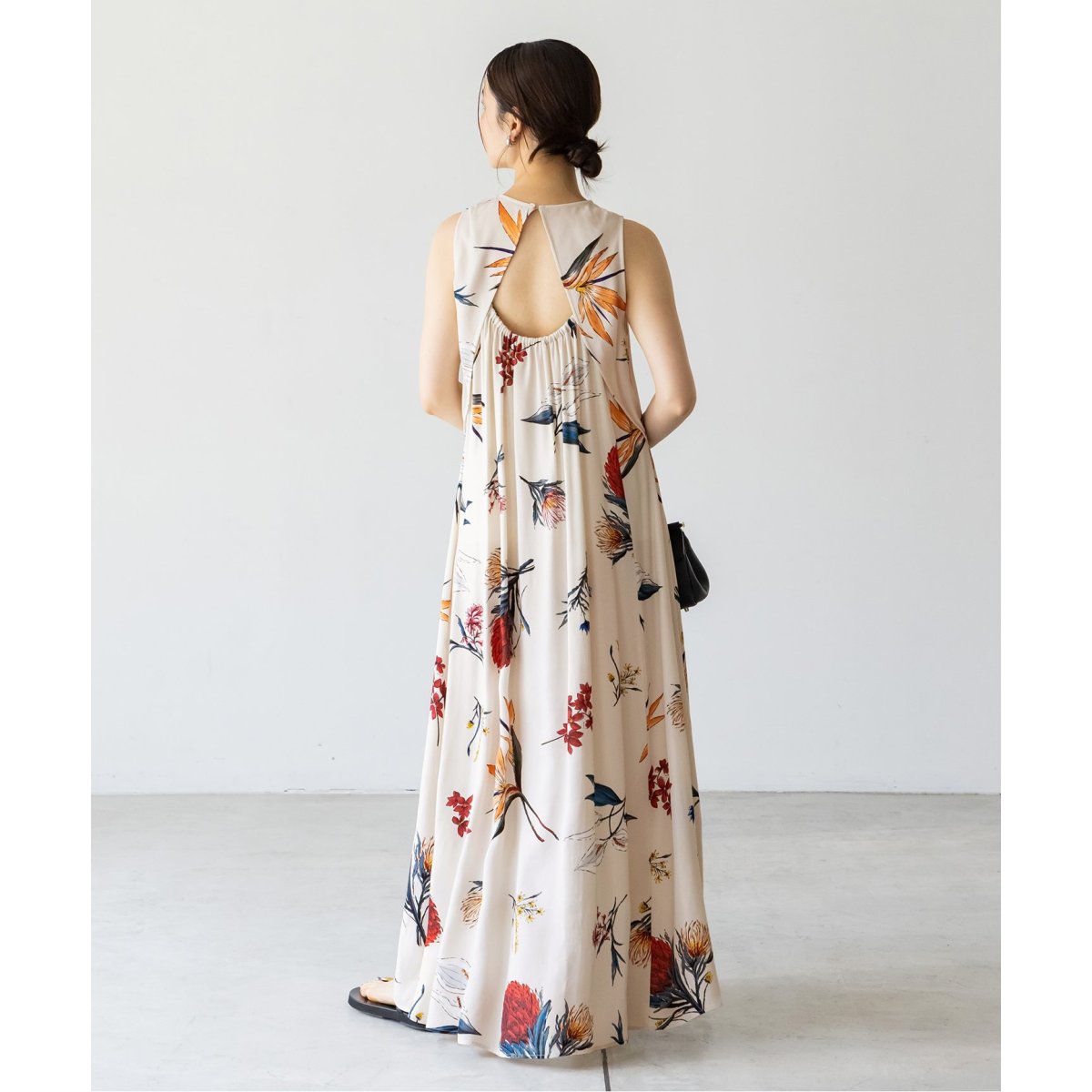 サマーボタニカルバックディテールワンピース | ノーブル(Noble