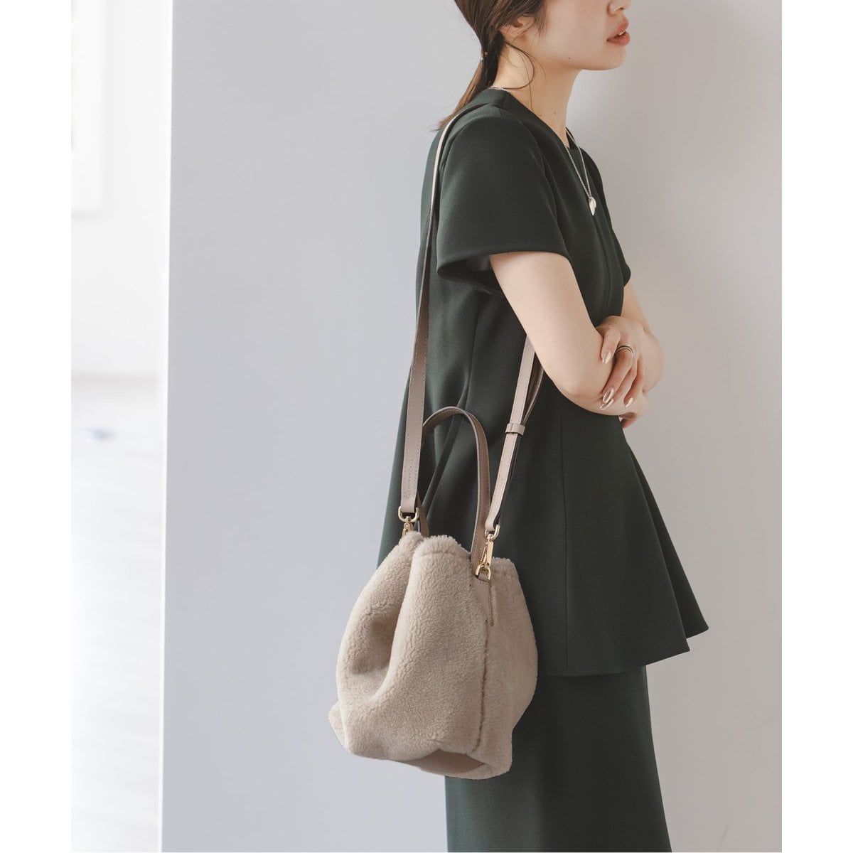 INES BRESSAND MEDIUME WALNUT ショルダーバッグ セール】INES BRESSAND MEDIUME WALNUT ショルダーバッグ（かご