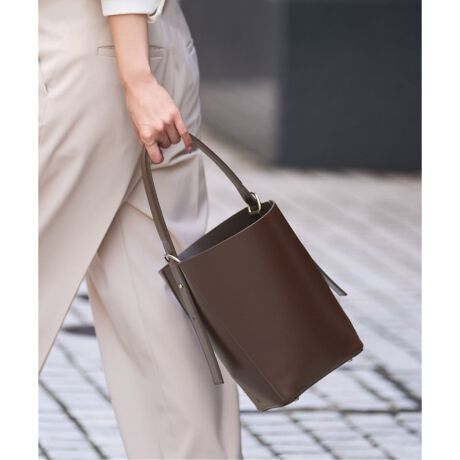 [^:25092250000130][J[iԁFMCB114ЃJ[F[J[J[ubN(001)FBLACKuE(020)FDKBROWNTCh̃obN|Cg̃oPc^obOB̂~[U[͎V[Y̐VfނƂȂtbVȊԂB傫Ȓ悢TCYɁAoPc^Ȃ̂ŉו̏o₷KBŃ_Ȉۂ^AX^COɃtBbgVv͓IBV[ŶēMyuQ/Ah~[N LIBER(iԍF25092250000130)MyuQ/Ah~[N ERIO(iԍF25092250000230)y&MyuQ /Ah~[NzhݏZ̃A[gfBN^[jbgfUCi[𖱂߂b̃obNuh&MyuQ (Ah~[N)BfUCƂẮuv Ag₷ƂẮu@\vA 2˔obORNV́A B[KU[gƂŃ^tŃCgȎpA A[gfBN^[jbgȂł͂̊\Ă܂B舵ɂẮAiɂĂi\łmFB̏íANOBLEł̎舵ɂȂ܂BړX܂ւ₢킹̍ۂNOBLEX܂ւ肢v܂BƖ̊֌WɂAۂFČꍇ܂B܂p\REX}[gtHȂǂ̊ɂA኱iƉ摜̃J[قȂꍇ܂Bi̐F́AiAbv摜QƂB