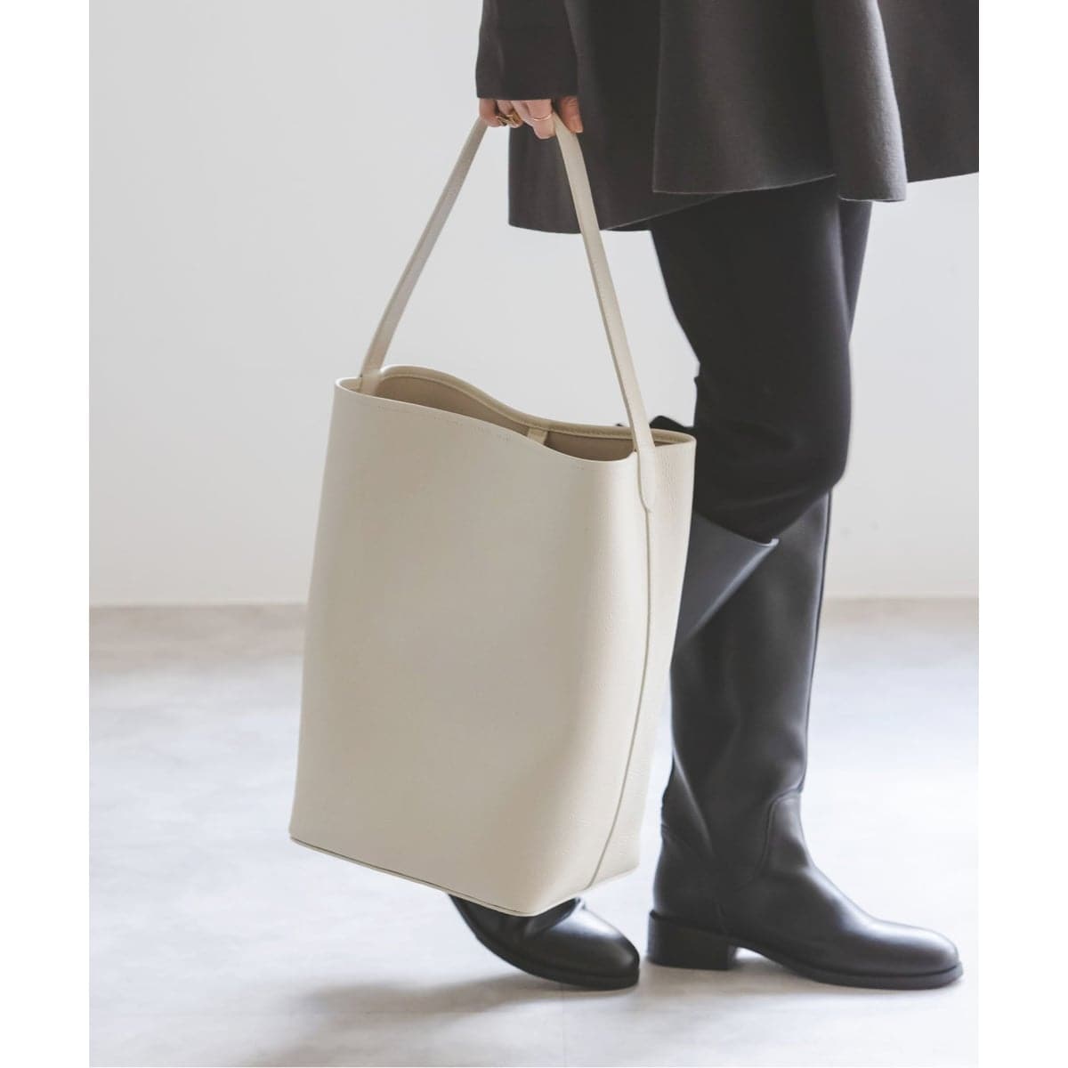 MILOS 金具付きスエードワンハンドルバッグ MILOS/ミロス 金具付きスエードワンハンドルバッグ | ノーブル(Noble