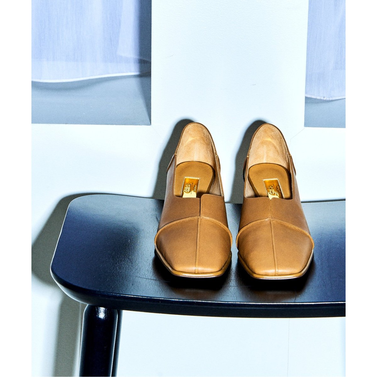 GRISE4.5cmレザースクエアクロスシームパンプス | ルタロン(LE TALON