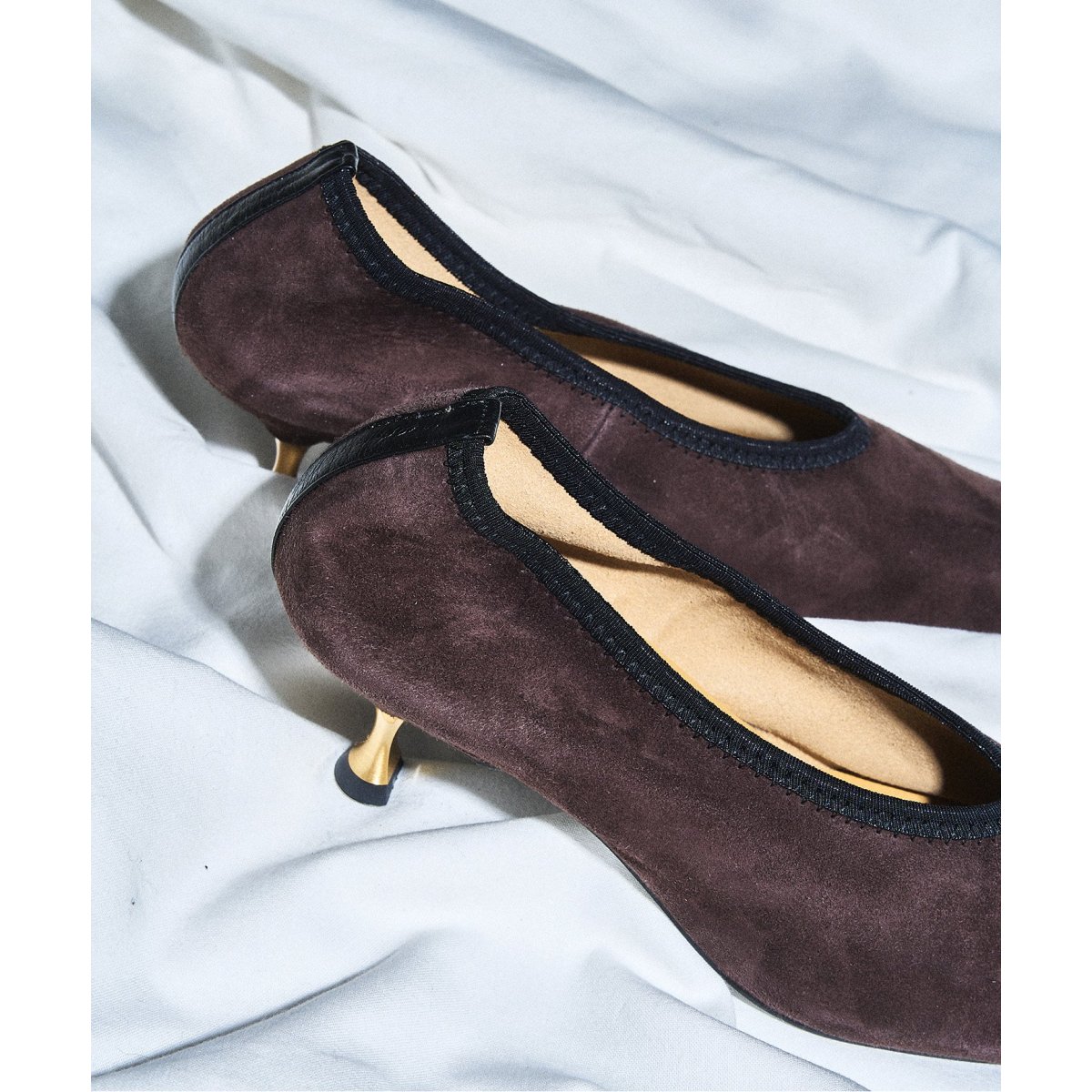 GRISE5.5cmレザースクエアストレッチパンプス | ルタロン(LE TALON