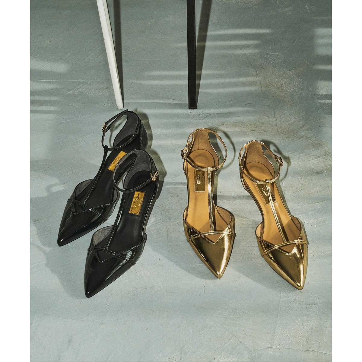 追加》GRISE 5cmポインテッドストラップセパレートパンプス