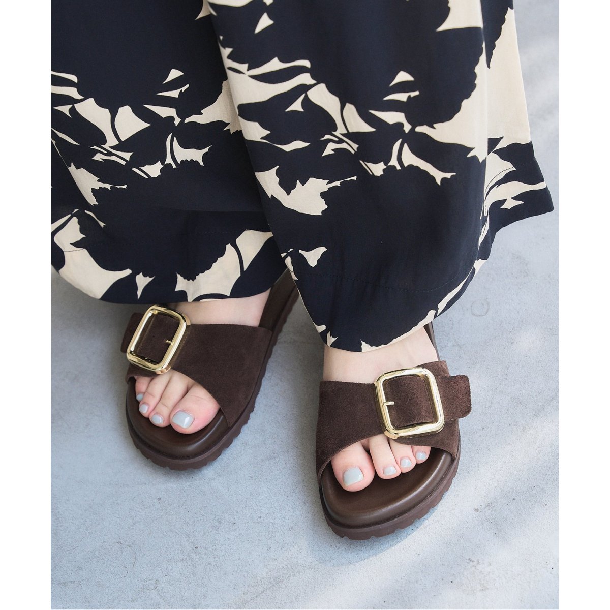 レザーバックルスライダーサンダル　LE TALON レザーバックルスライダーサンダル | ルタロン(LE TALON