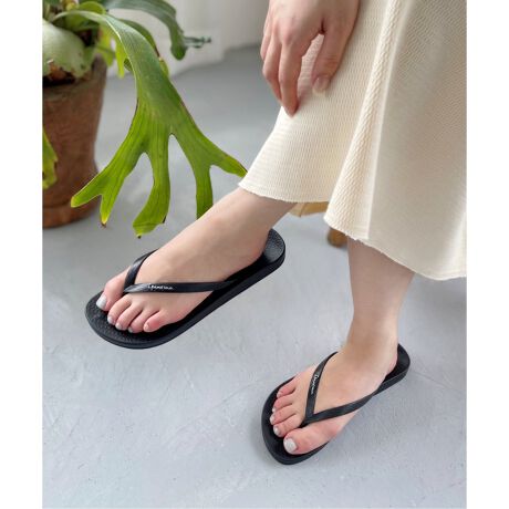 [^:25093825008710][J[iԁFANATCOLORSД̔TCYF[J[TCY23F3524F3624.5F37Д̔J[F[J[J[ubN(001)FSP82591009 BLACKzCg(010)FSP82591002 WHITEsN(063)FSP82591554 PINKl̑̌`ɍ킹̓I\ŁAɃT_tBbgB₷EÂ炢̂ŒԒpĂɂAϖՐɗDꂽrj[(PVC)fނgpB茸ɂ̂ŃAXt@grꂽnʂ̕sSłBCpl}̃T_͏_炩łBȂ݂ǂA̓ɗDĂ̂ŗ₷Bق100%TCN\PVCfނׂĂ̏iɎgpACpl}͔p̍팸ƐYGlM[̌ɒ͂Ă܂ByIpanema/Cpl}zIpanemáAR̔ƓsIȃCtX^C郊IEfEWlCɂuWōłr[`uCpl}v̖Or[`T_uhłBʂȕɌb܂A{Tmo̔˒nƂĂm郊I̊X̂悤ɁACɂXɂ҂ȃfUC͐EŐlCW߂Ă܂B*{TCYZ̓uhTCYLڂĂ܂B35=23/36=23.5-24/37=24.5-25*Ɩ̊֌WɂAۂFČꍇ܂B܂p\REX}[gtHȂǂ̊ɂA኱iƉ摜̃J[قȂꍇ܂B*i̐F́AiAbv摜QƂB