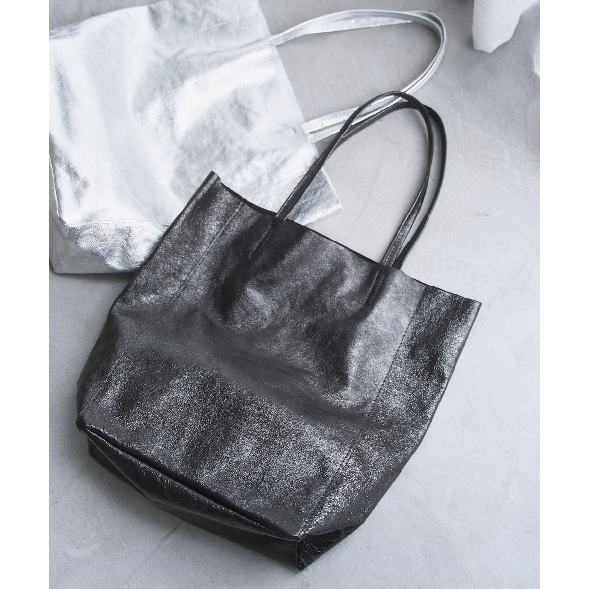 【美品】今期　le talonルタロン　バッグ グレー ルタロン(LE TALON) レディース バッグ の一覧 | マルイウェブ
