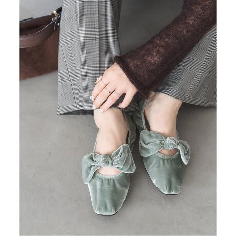 [^:25182820325330]bɌ΂ꂽ傫ȃ{fUC|Cg̃tbgV[YB{͂ătɌ񂾂悤Ȍ`ɂAܐXNGAgE̗pĂ̂ŊÂT߂ȈۂɁBɂ邭SɗDtBbgA{bĂ̂ň芴̂闚SnłBJWAȃ{gXɂ͂ÂTefނƂD1ByX^btpRgzsX^btStiTCY:23.5/pTCY:23.5TCYF 23.5ł҂BSnF̃TCYfŗĂ҂BɃSzĂ̂ŃWXgtBbgŗ܂Bƕ͏_炩œ銴Ȃ܂B*Ɩ̊֌WɂAۂFČꍇ܂B܂p\REX}[gtHȂǂ̊ɂA኱iƉ摜̃J[قȂꍇ܂B*i̐F́AiAbv摜QƂB