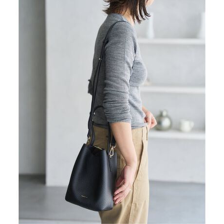 [^:25092825003730][J[iԁF2932ЃJ[F[J[J[ubN(0001)FNEROuE(020)FCIOCOLATOANZT[oŊy߂В^nhobNBVvȂꂽtHŁAV[I΂LI̎~ߕŃtHω̂ŁȂR[fɍ킹ăAWł܂B̓fB\g₷ubNƁAV[Y炵̏ouE2FpӁByLORISTELLA(Xeb)z2002NC^AAAubcHBɂđnƂꂽuhAXebBfUCAp^[At@ubNAD܂œOꂵMade in italyɂA_ŃX^CbVȃtHɃtF~jȗvfꂽfUClCB*GꂽԂ▀CɂFڂɂӂB*VRvgpïׁAi̎dオɌ̍܂BVEFɂ܂ĂA\߂B*舵ɂẮAiɂĂi\łmFB*Ɩ̊֌WɂAۂFČꍇ܂B܂p\REX}[gtHȂǂ̊ɂA኱iƉ摜̃J[قȂꍇ܂B*i̐F́AiAbv摜QƂB