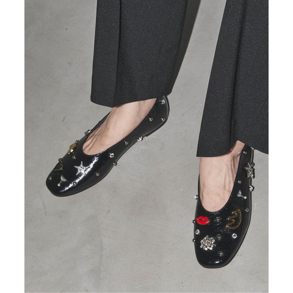 GRISEレザーSURREALモチーフフラット | ルタロン(LE TALON) | マルイ