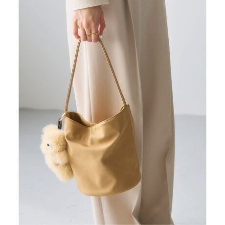 [^:25092825009130]ۂ݂̂tH_炩Ȉۂ̃oPcobOBRpNgȌڂȂAL߂̃}`Ŏ[͂̂|CgłBVvȃnh̃fUCłǂȃR[fBl[gɂ킹Ă܂B*Ɩ̊֌WɂAۂFČꍇ܂B܂p\REX}[gtHȂǂ̊ɂA኱iƉ摜̃J[قȂꍇ܂B*i̐F́AiAbv摜QƂB