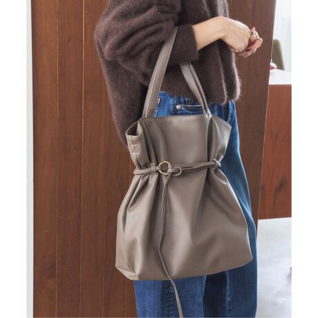 [^:25092825008930]ĝ悢傫߂̃g[gobO̓}`|[`ZbgŕtĂAO\ȃV_[obOƃ|[`ǂɂtւłdlłB500ml̃ybg{gp\R\[͂pIȃfUĆBʋ΂͂̂ƁAו̑rWlXV[₿ƂsɂDGACełBx[VbNŐꂽc^̃fUC̓R[fBl[gI΂\ɂg܂B*Ɩ̊֌WɂAۂFČꍇ܂B܂p\REX}[gtHȂǂ̊ɂA኱iƉ摜̃J[قȂꍇ܂B*i̐F́AiAbv摜QƂB