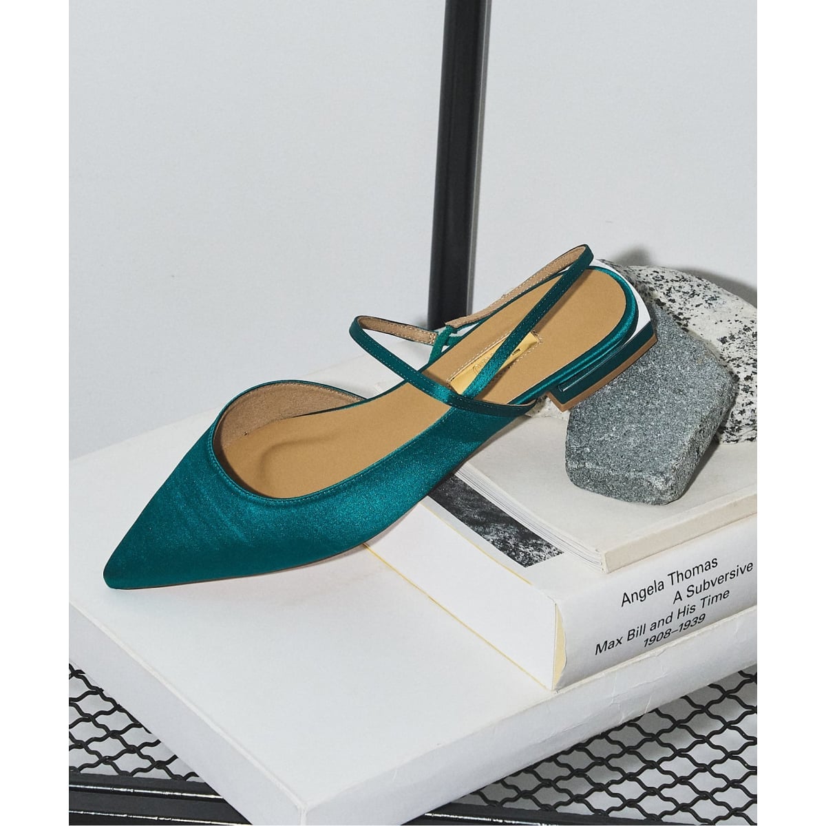 《追加予約》GRISEポインテッドストラップスリングバック