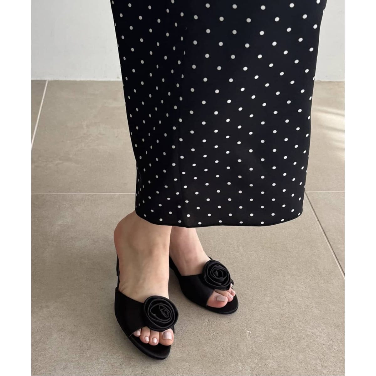 [�}���C]�sWEB����tLe decore / �� �f�R��puffy rose mule �T���_��/���^�����iLE TALON�j �u���b�N C